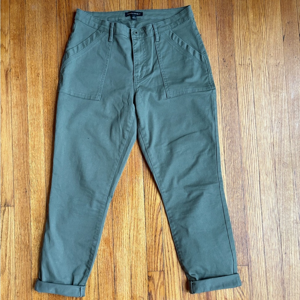 Banana Republic Green Pants Relaxed Fit Size 6